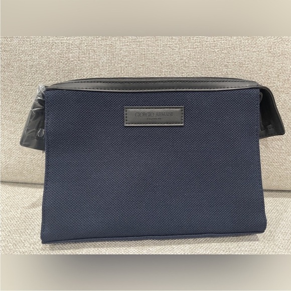 GIORGIO ARMANI fragrances  BLUE MAN POUCH - Picture 1 of 2